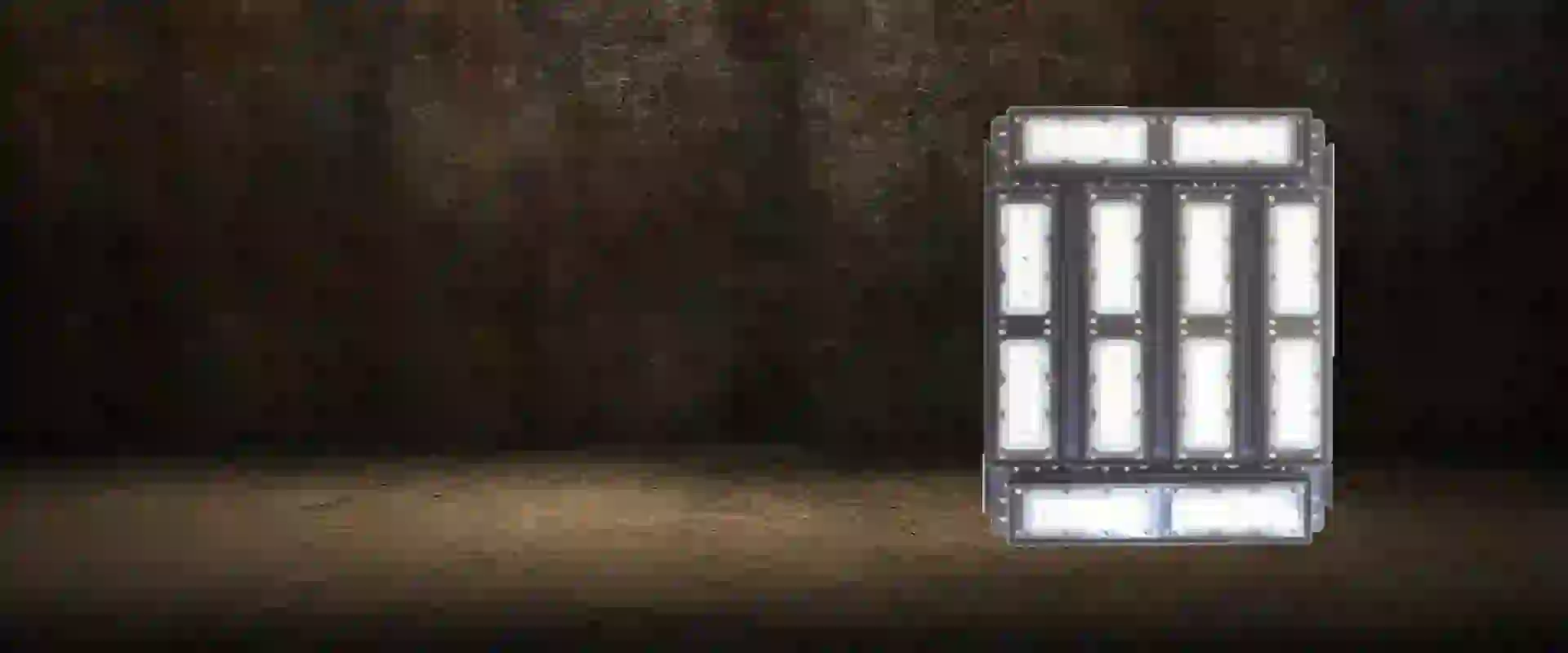 Saturn High Bay Light